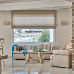 Petinos 4*