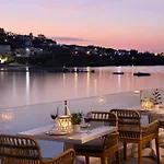 Petinos 4*