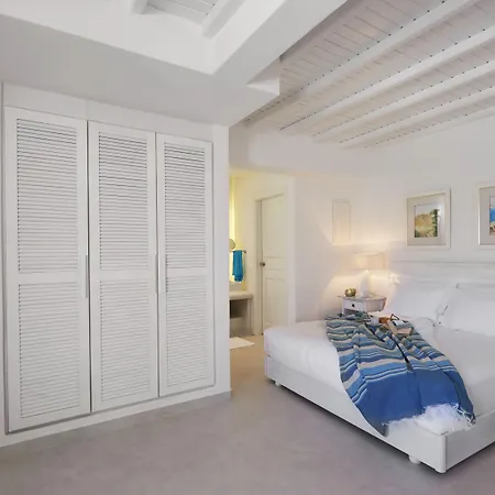 Petinos Πλατύς Γιαλός