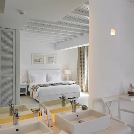 Petinos Hotel 4*